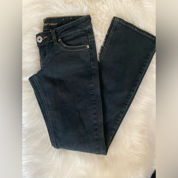 Guess Low bootcut Jeans - Picture 4 of 11